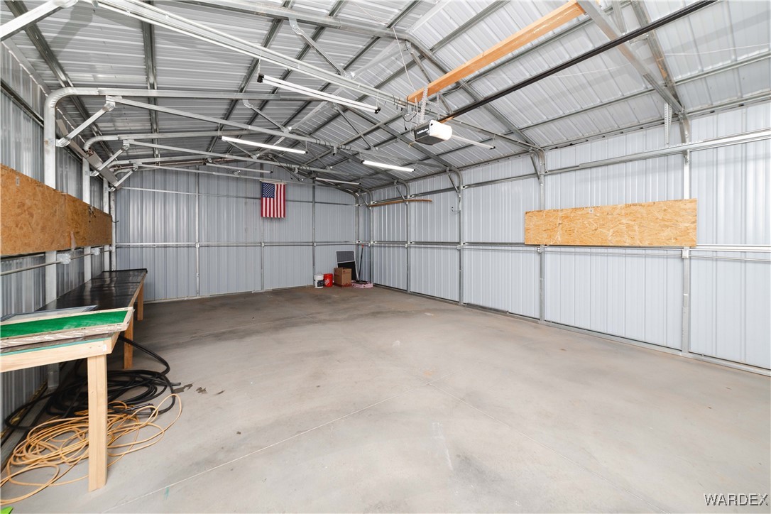 561 South La Osa Road Golden Valley, AZ 86413 - Photo 44 of 58 Garage