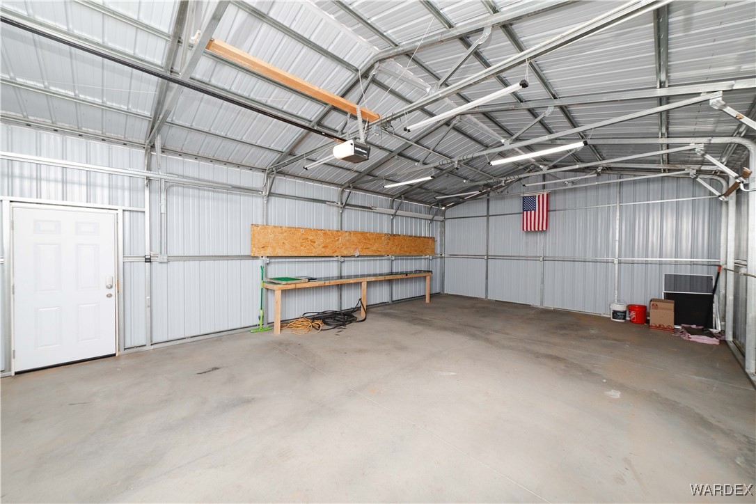 561 South La Osa Road Golden Valley, AZ 86413 - Photo 45 of 58 Garage