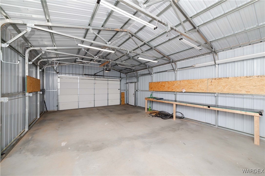561 South La Osa Road Golden Valley, AZ 86413 - Photo 46 of 58 Garage