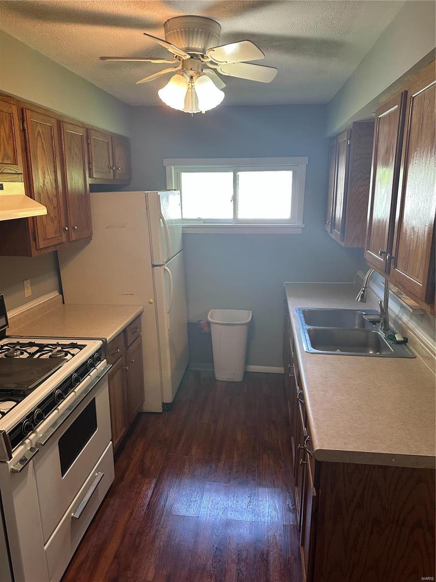 608 Porter Street Alton, IL 62002 - Photo 11 of 18