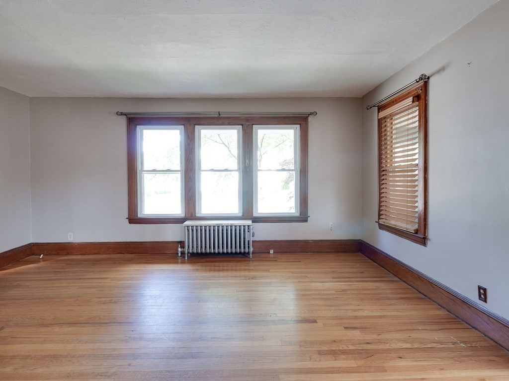 110 Appleton Street Springfield, MA 01108 - Photo 12 of 35