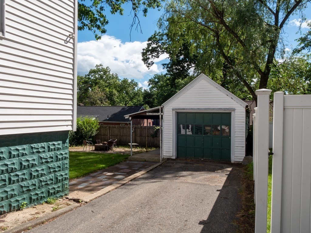 110 Appleton Street Springfield, MA 01108 - Photo 3 of 35