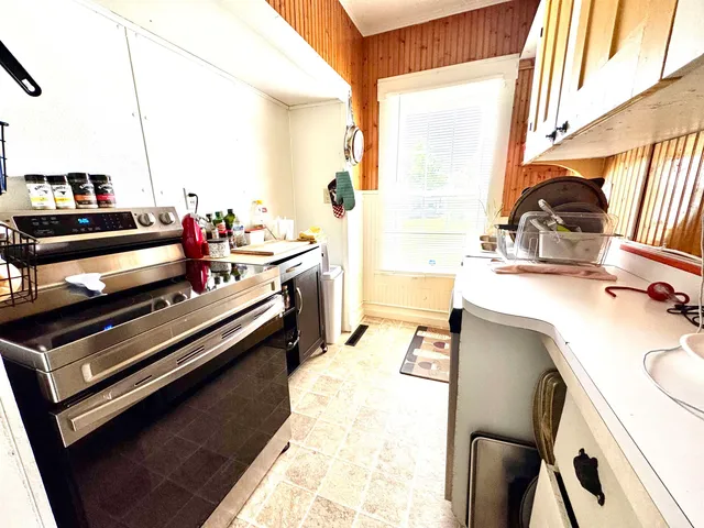 $195,000 | 15 Park Street, Colebrook, NH 03576