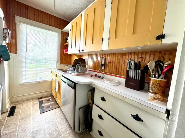 $195,000 | 15 Park Street, Colebrook, NH 03576