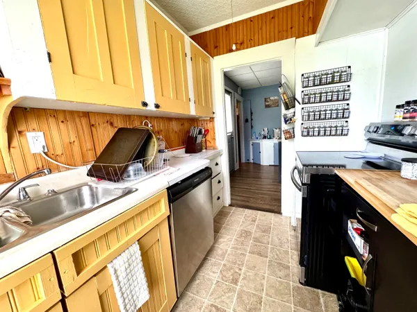 $195,000 | 15 Park Street, Colebrook, NH 03576