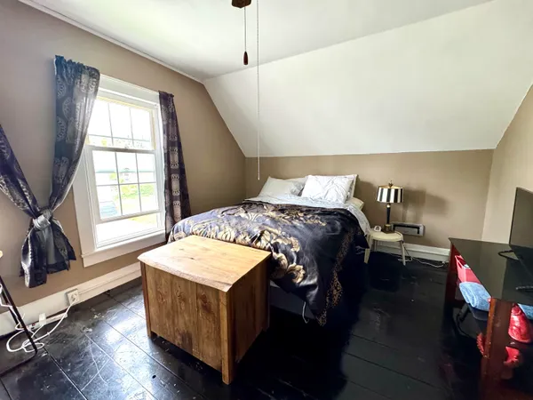 $195,000 | 15 Park Street, Colebrook, NH 03576