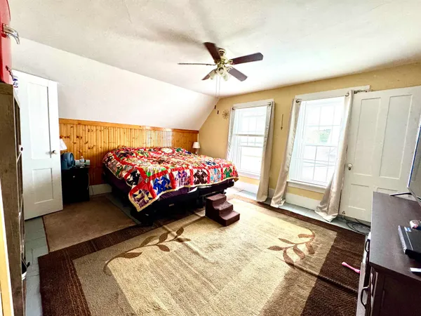 $195,000 | 15 Park Street, Colebrook, NH 03576