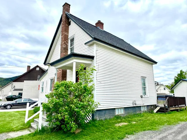 $195,000 | 15 Park Street, Colebrook, NH 03576