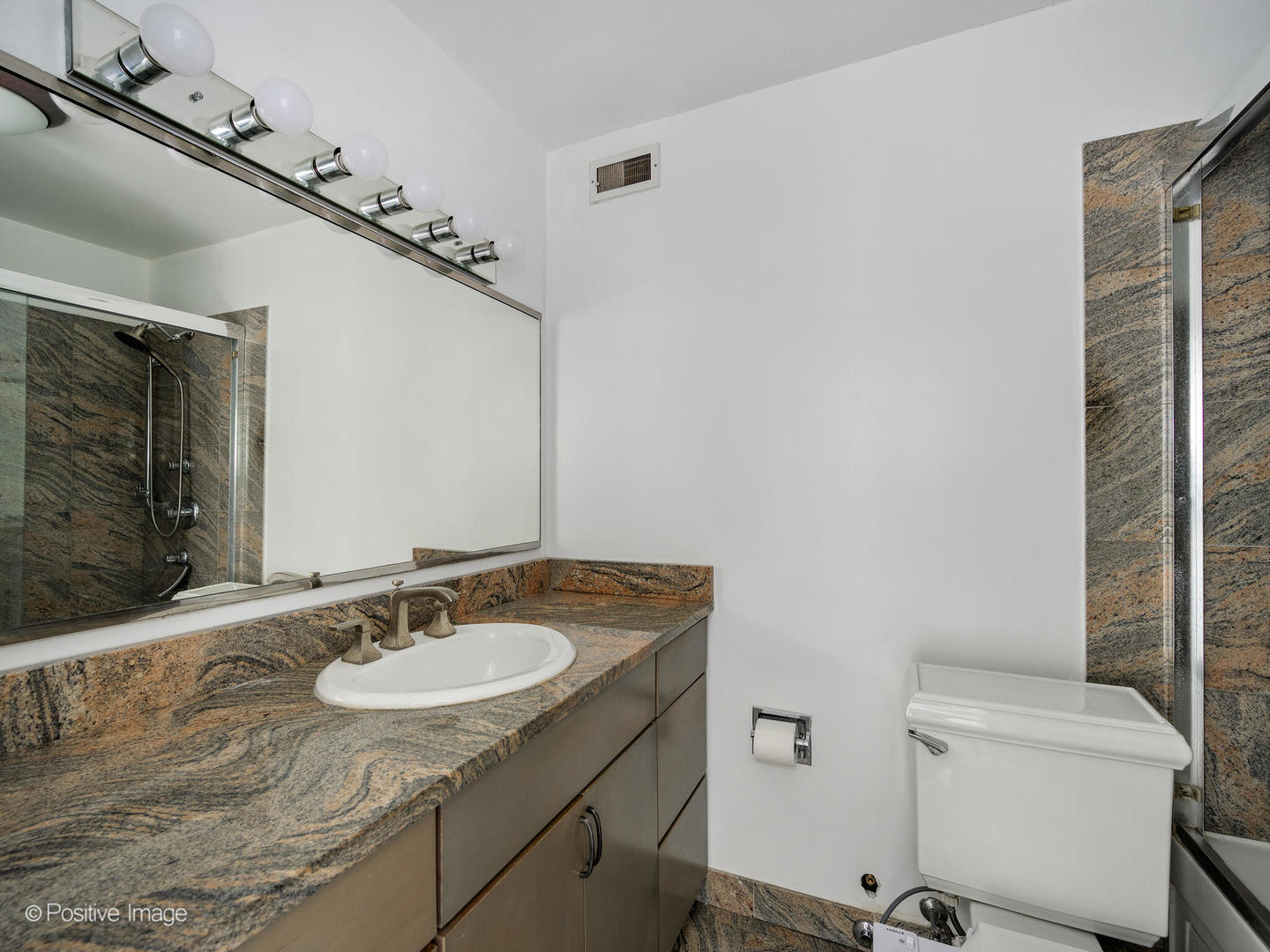 1560 North Sandburg Terrace, Unit 4104 Chicago, IL 60610 - Photo 12 of 28