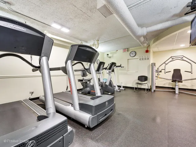 $2,900 | 1560 North Sandburg Terrace, Unit 4104, Chicago, IL 60610