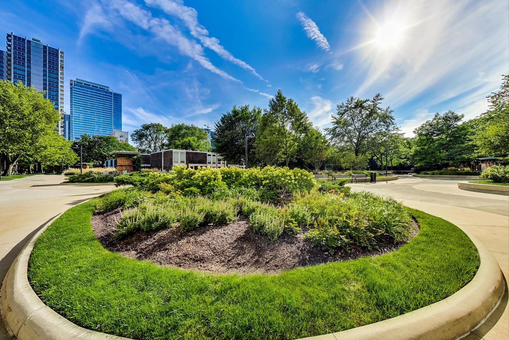 1560 North Sandburg Terrace, Unit 4104 Chicago, IL 60610 - Photo 26 of 28