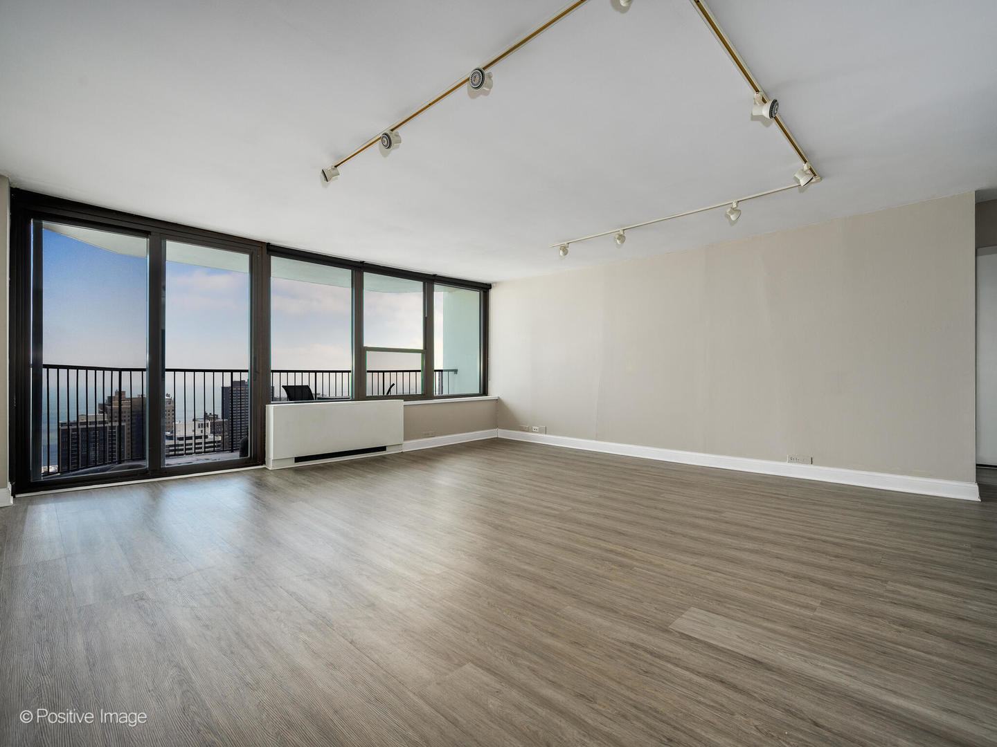 1560 North Sandburg Terrace, Unit 4104 Chicago, IL 60610 - Photo 3 of 28