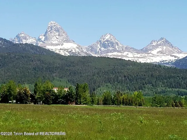 $465,000 | 2390 Snow Crest Ranch Drive, Driggs, ID 83422