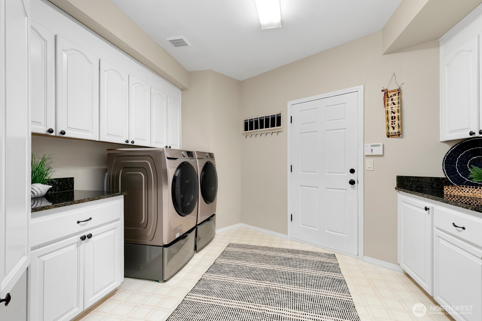 18913 Southeast 174th Way Renton, WA 98058 - Photo 20 of 38