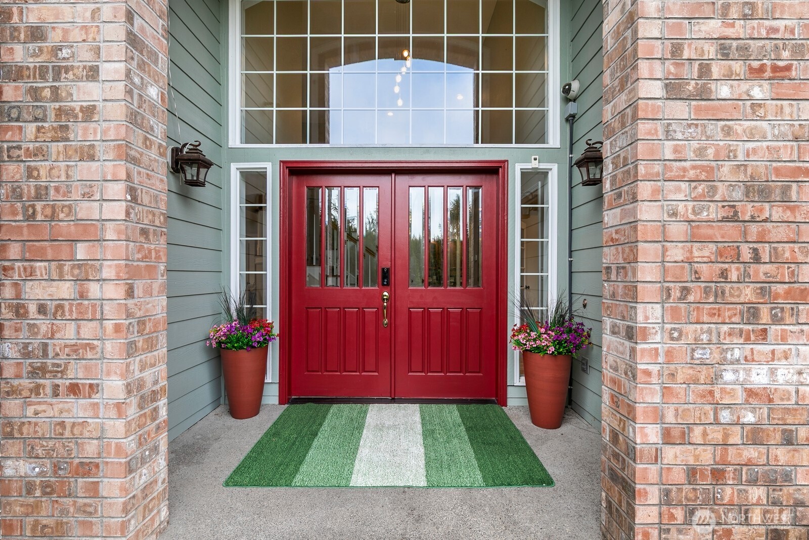 18913 Southeast 174th Way Renton, WA 98058 - Photo 3 of 38