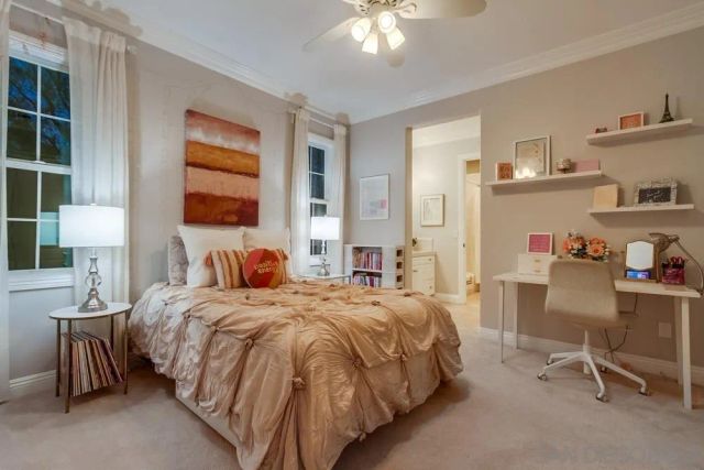 a view of yard with table and chairs