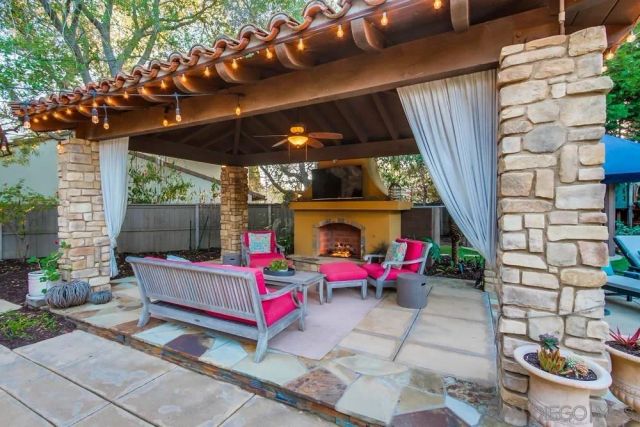a view of a house with swimming pool