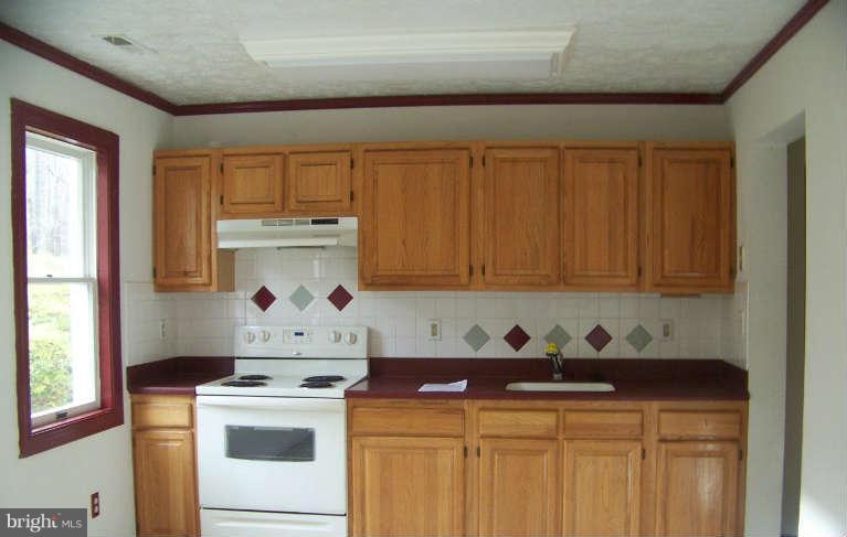 124 Spring Road Front Royal, VA 22630 - Photo 2 of 16 Kitchen