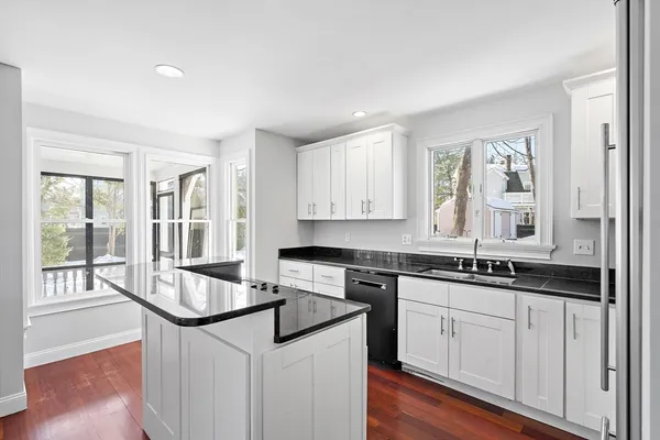 $2,190,000 | 32-34 Thoreau Street, Concord, MA 01742