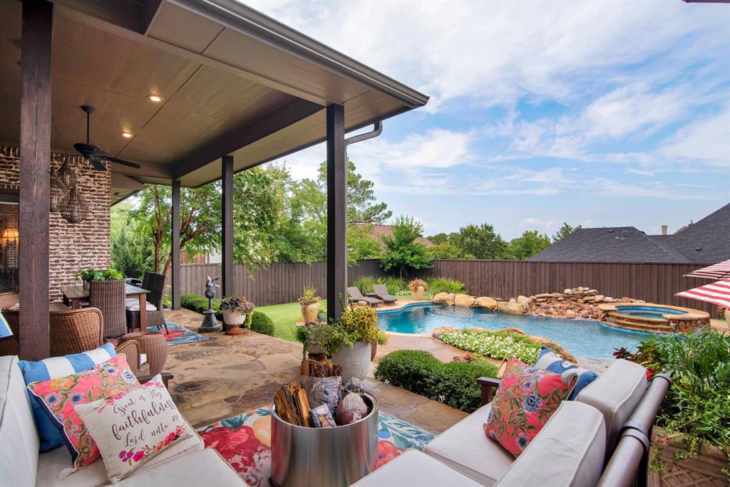 2921 Sedalia Trail Sherman, TX 75092 - Photo 37 of 40 outdoor space with patio furniture and a potted plant