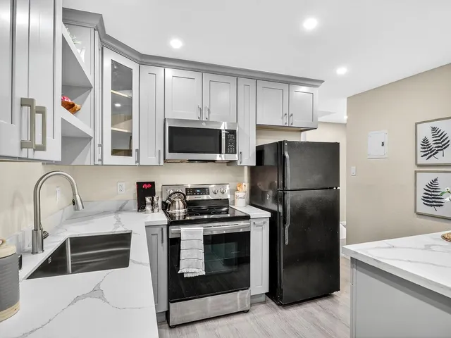 $625,999 | 380 Auburn Way, Unit 6, San Jose, CA 95129