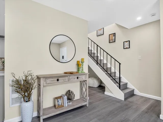 $625,999 | 380 Auburn Way, Unit 6, San Jose, CA 95129