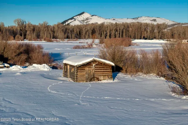 $27,950,000 | 4585 West W Highway, Wilson, WY 83014