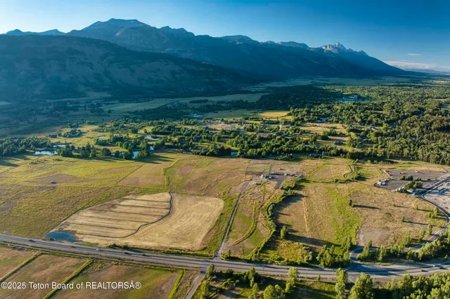 $27,950,000 | 4585 West W Highway, Wilson, WY 83014