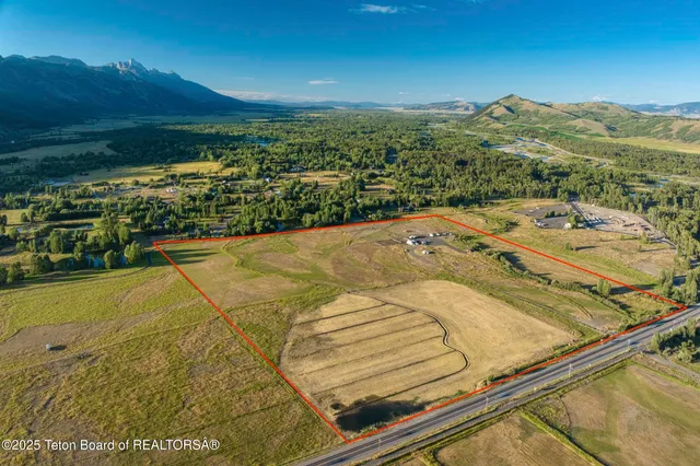 $27,950,000 | 4585 West W Highway, Wilson, WY 83014
