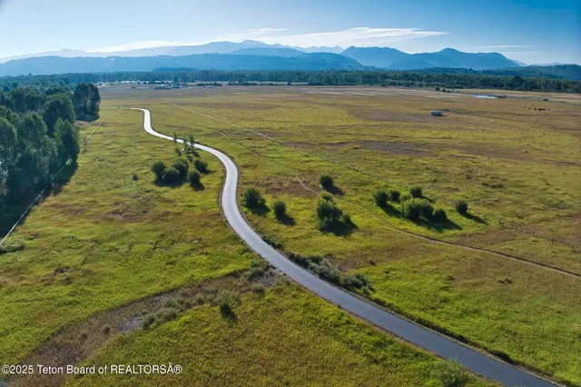 $27,950,000 | 4585 West W Highway, Wilson, WY 83014