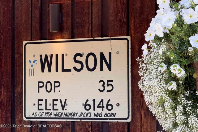 $27,950,000 | 4585 West W Highway, Wilson, WY 83014