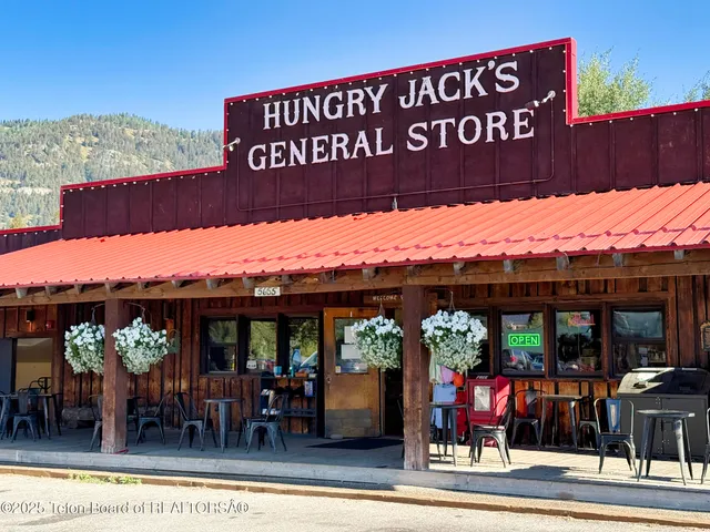 $27,950,000 | 4585 West W Highway, Wilson, WY 83014