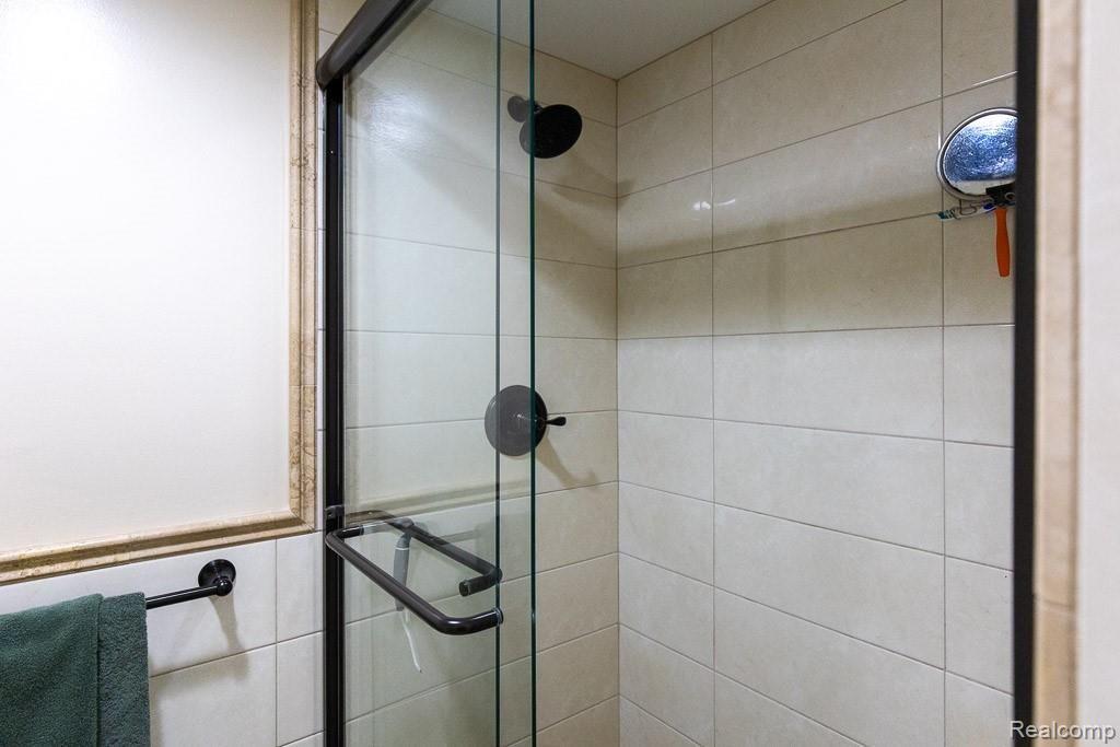 31775 Ridgeside Drive, Unit 22 Farmington Hills, MI 48334 - Photo 18 of 44