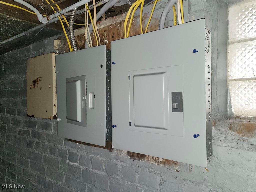 3443 Regent Road Cleveland, OH 44127 - Photo 11 of 27 Utilities with electric panels