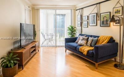 126 Southwest 17th Road, Unit 201 Miami, FL 33129 - Photo 6 of 15