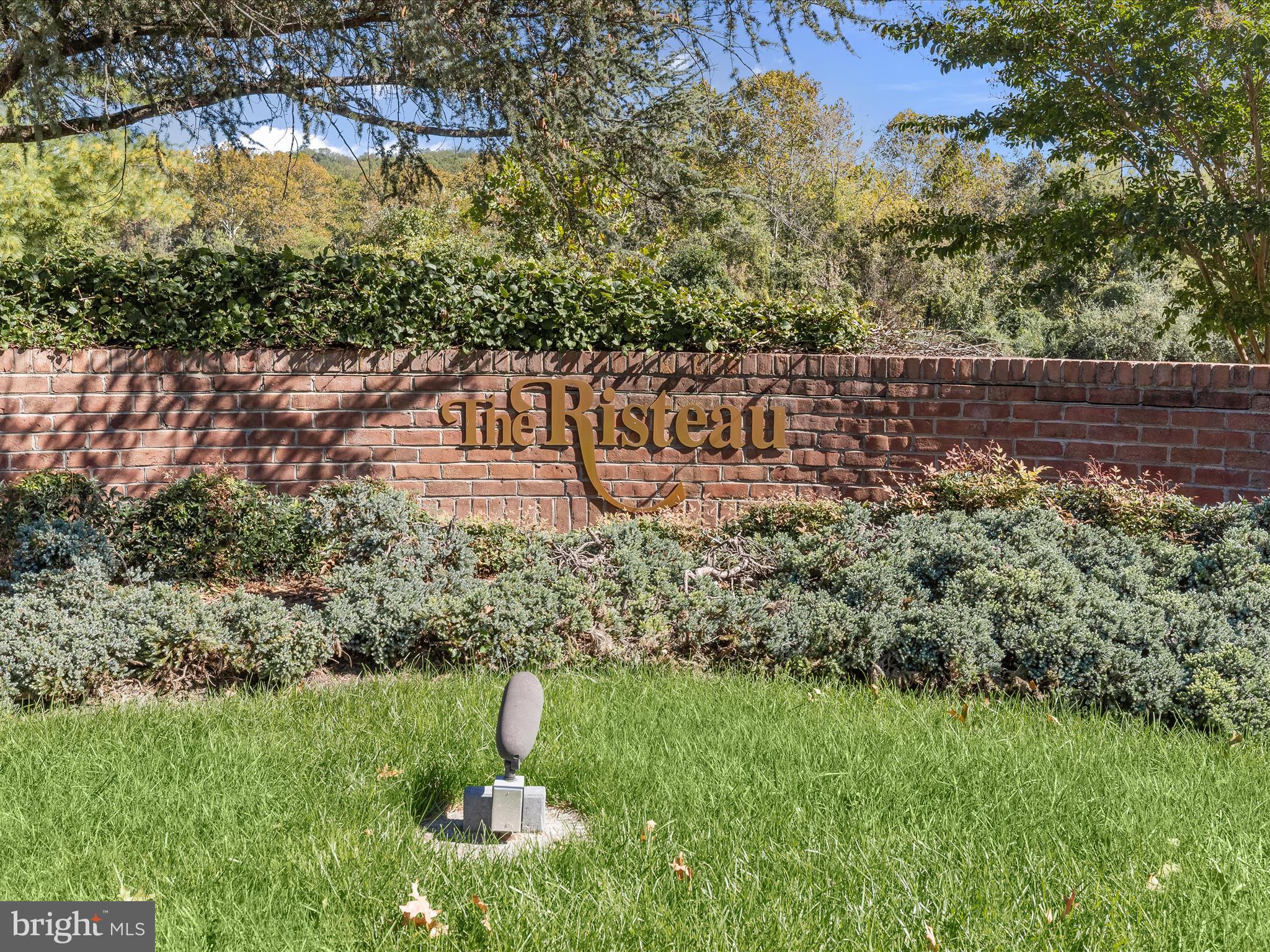 2331 Old Court Road, Unit 506 Pikesville, MD 21208 - Photo 50 of 51 a sign of golf club on a wall
