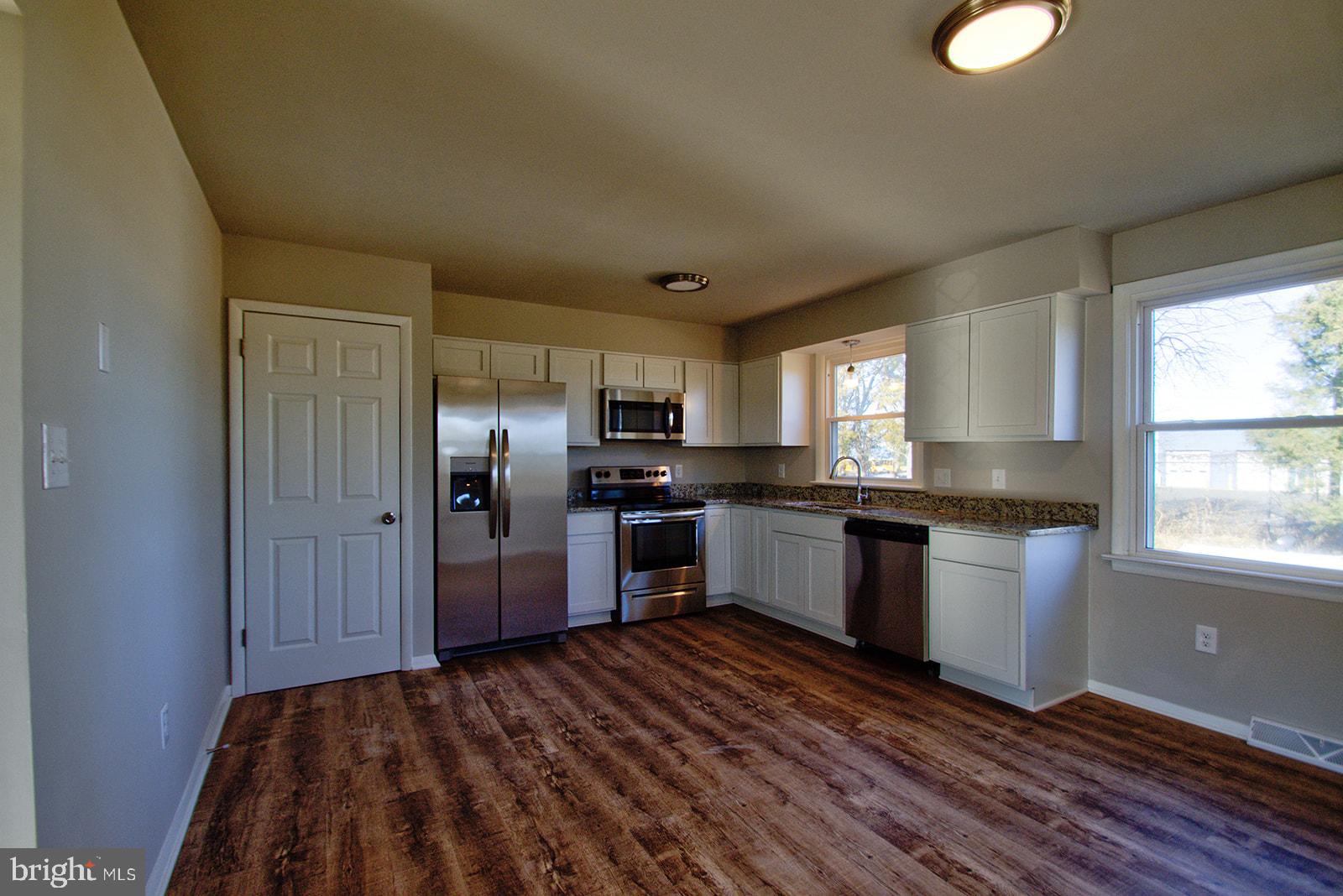 12209 Hooe Road Bristow, VA 20136 - Photo 3 of 34 Gallery Image 3