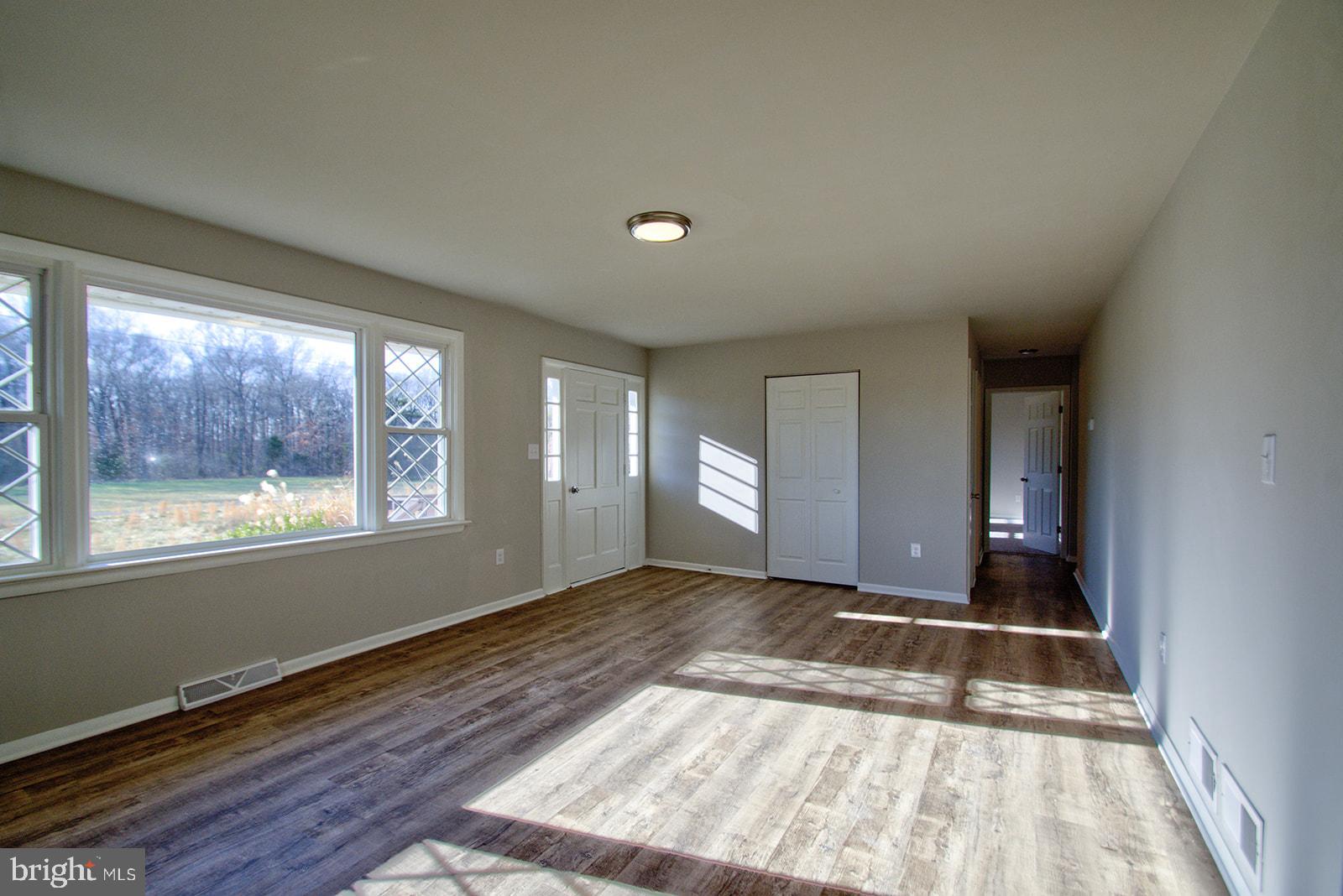 12209 Hooe Road Bristow, VA 20136 - Photo 6 of 34 Gallery Image 6