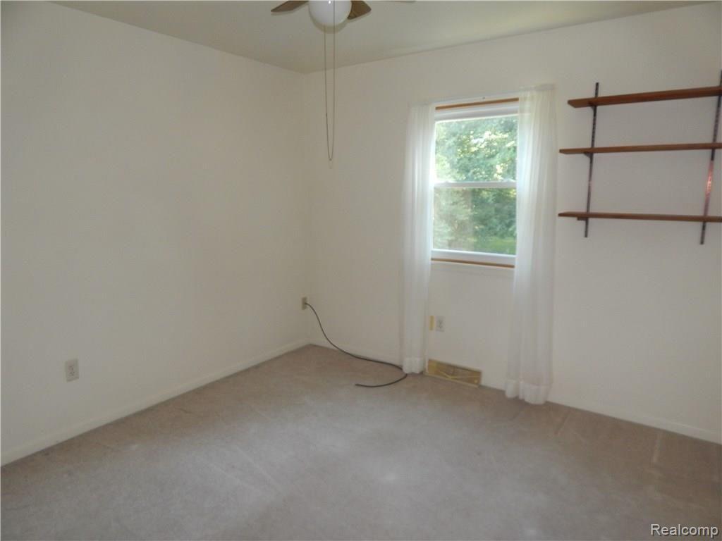 9229 West Allen Road Fowlerville, MI 48836 - Photo 21 of 29 2nd Bedroom