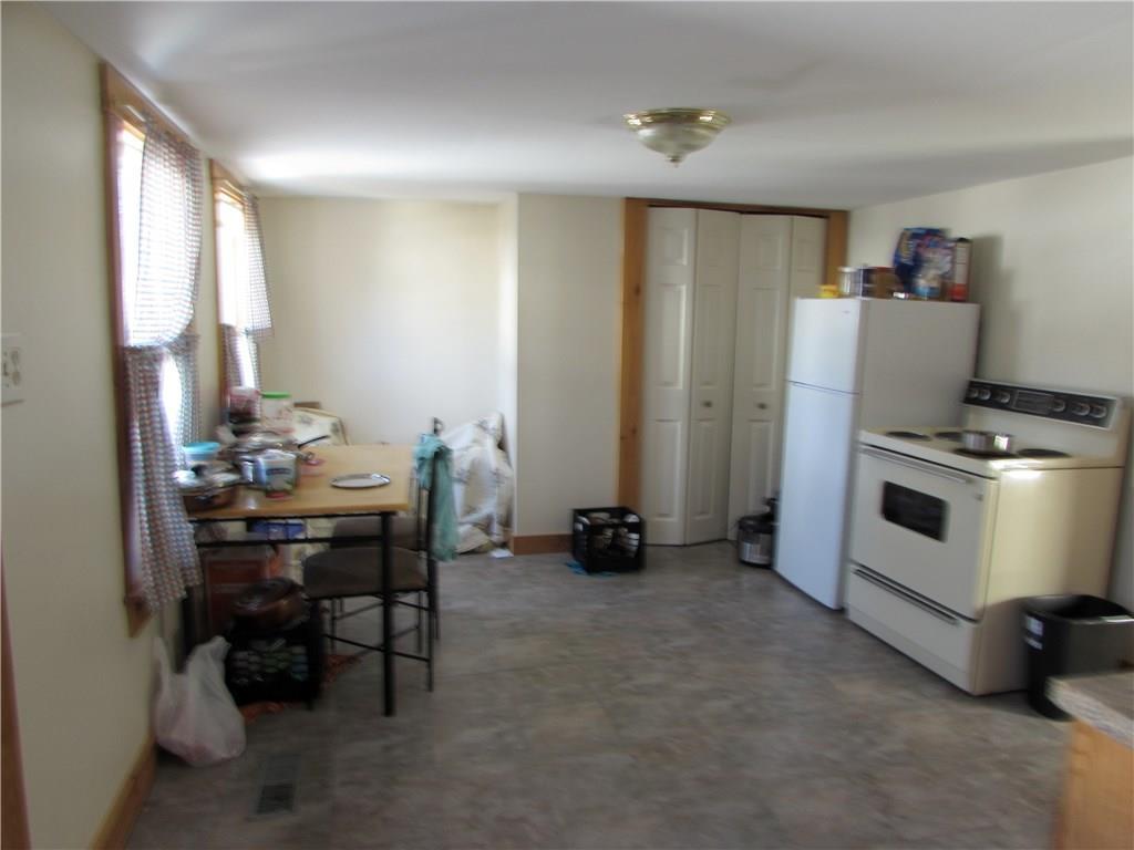 31 Pleasant Street Springvale, ME 04083 - Photo 2 of 10 Photo