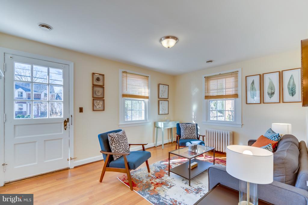 8203 Cedar Street Silver Spring, MD 20910 - Photo 3 of 22 Gallery Image 3