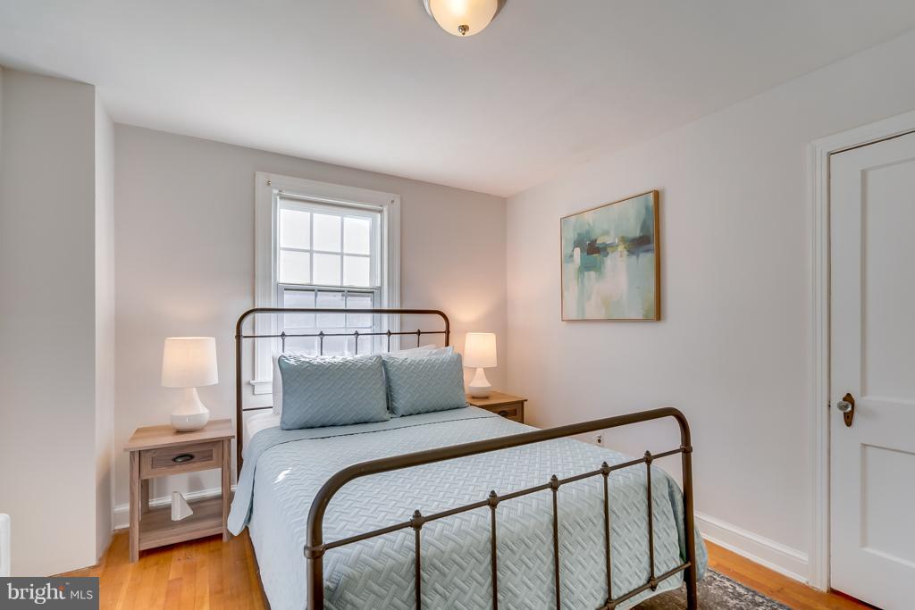 8203 Cedar Street Silver Spring, MD 20910 - Photo 8 of 22 Gallery Image 8