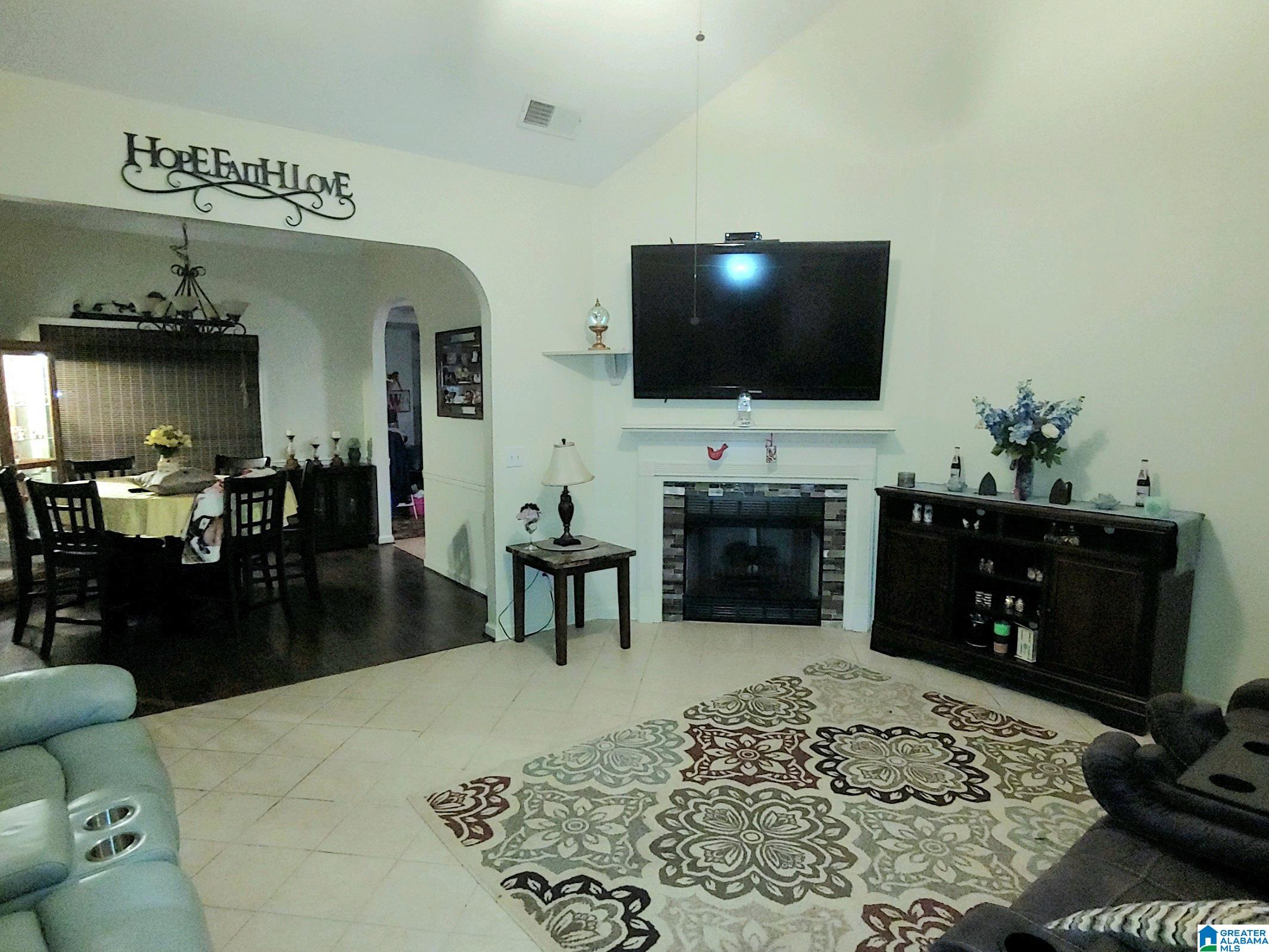 150 Chinaberry Lane Alabaster, AL 35114 - Photo 3 of 16
