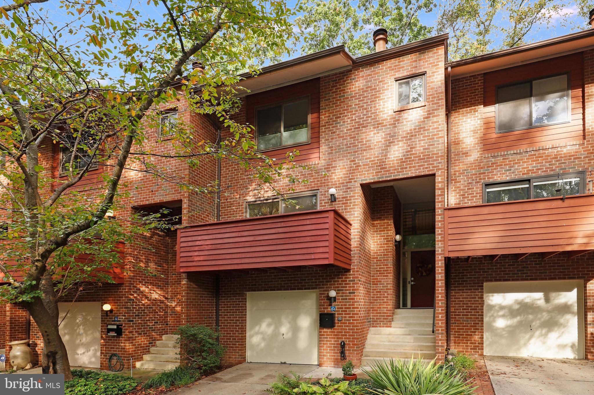 11504 Sunder Court Reston, VA 20190 - Photo 3 of 39