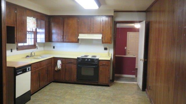 325 Dean Road Clarksville, TN 37040 - Photo 3 of 11 a kitchen with stainless steel appliances granite countertop a refrigerator and a sink