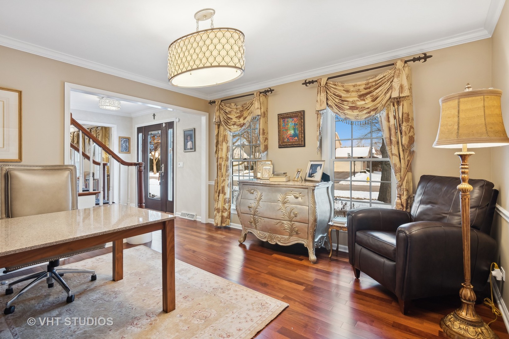 68 Citation Circle Wheaton, IL 60189 - Photo 13 of 38 a living room with furniture and a wooden floor