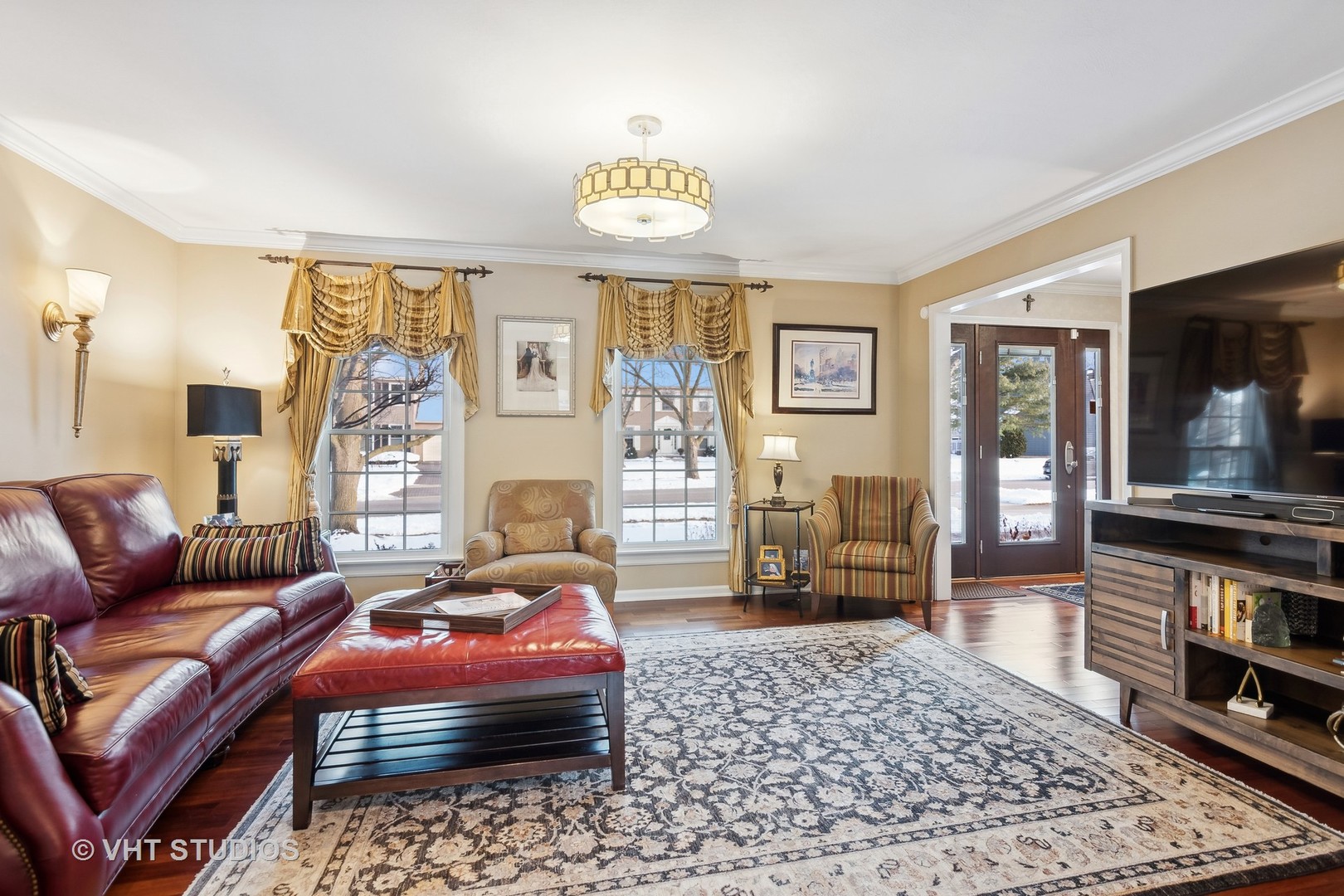68 Citation Circle Wheaton, IL 60189 - Photo 14 of 38 a bedroom with furniture and a rug