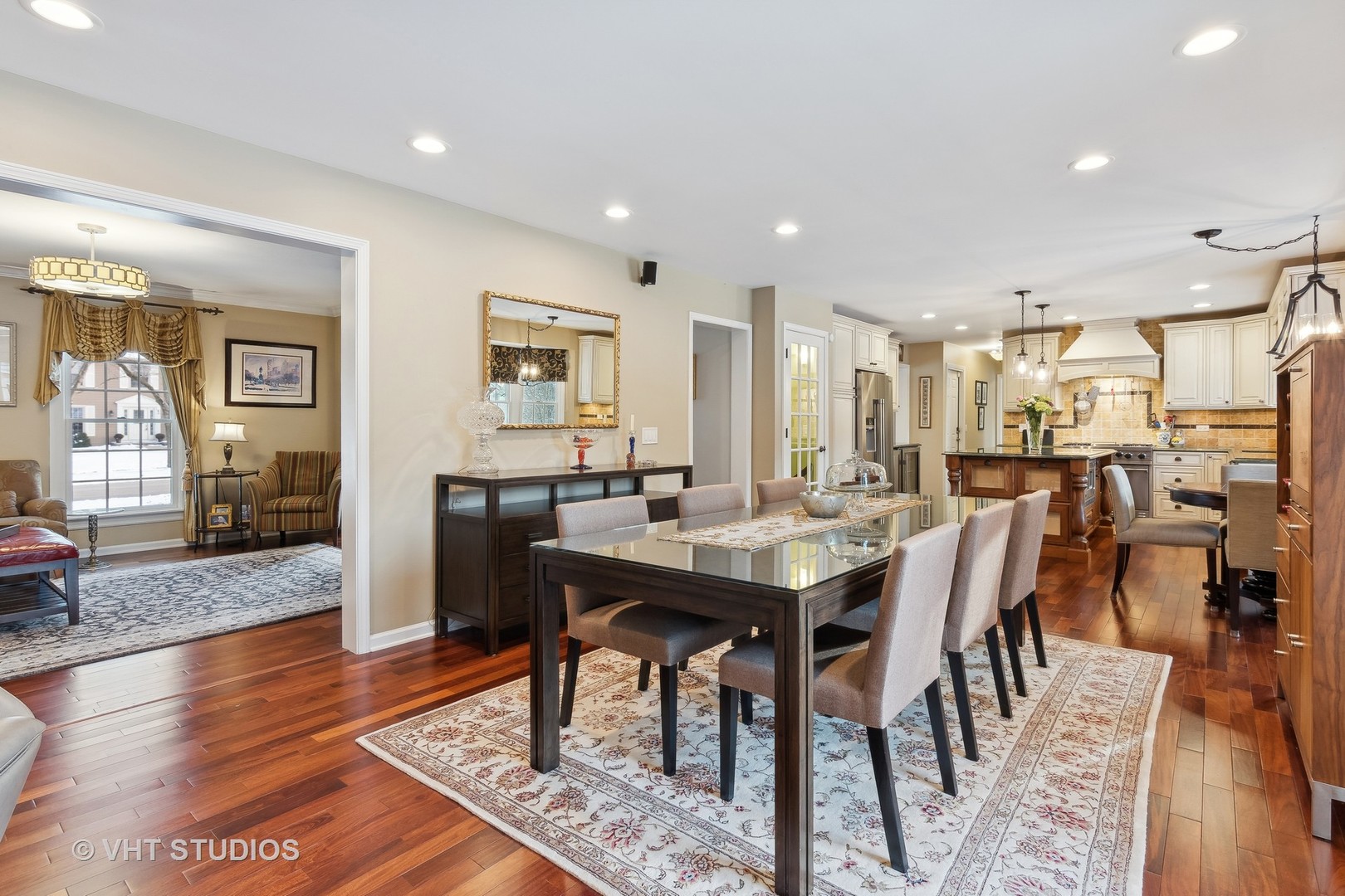 68 Citation Circle Wheaton, IL 60189 - Photo 9 of 38 a view of a dining area with furniture