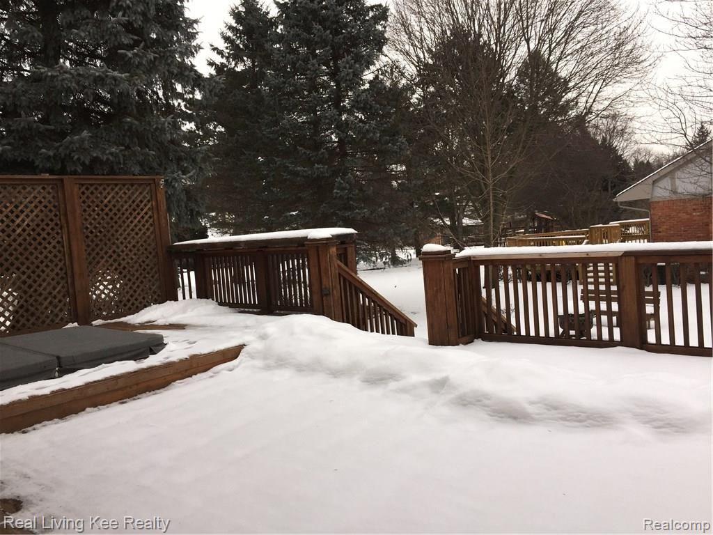1739 Rapids Way Rochester Hills, MI 48309 - Photo 4 of 31