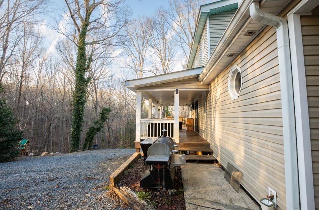 98 Deer Walk Talking Rock, GA 30175 - Photo 5 of 24